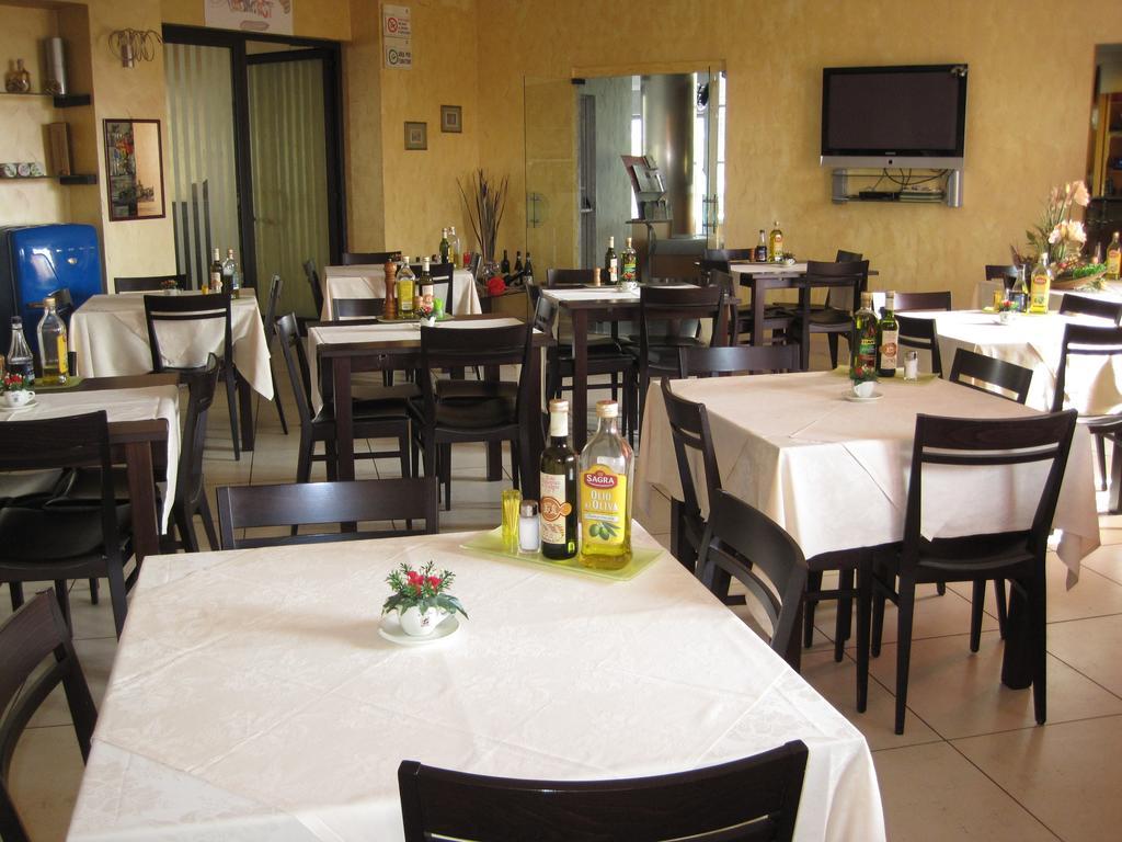 Hotel Italia Carmagnola Dış mekan fotoğraf
