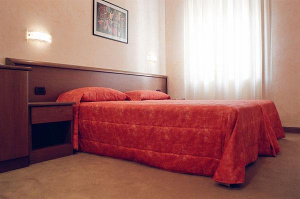 Hotel Italia Carmagnola Oda fotoğraf